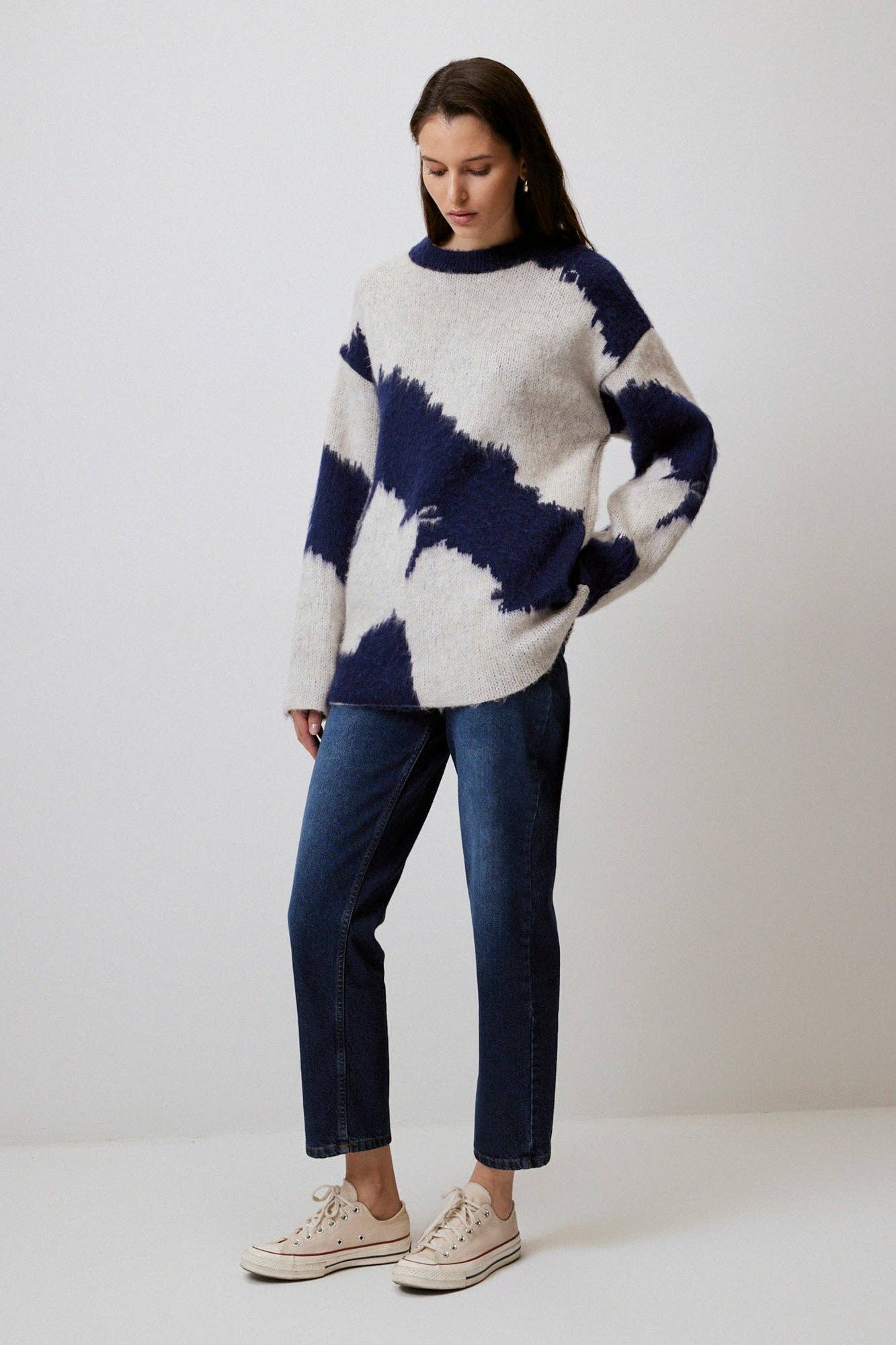 ABSTRACT PATTERNED KNIT SWEATER