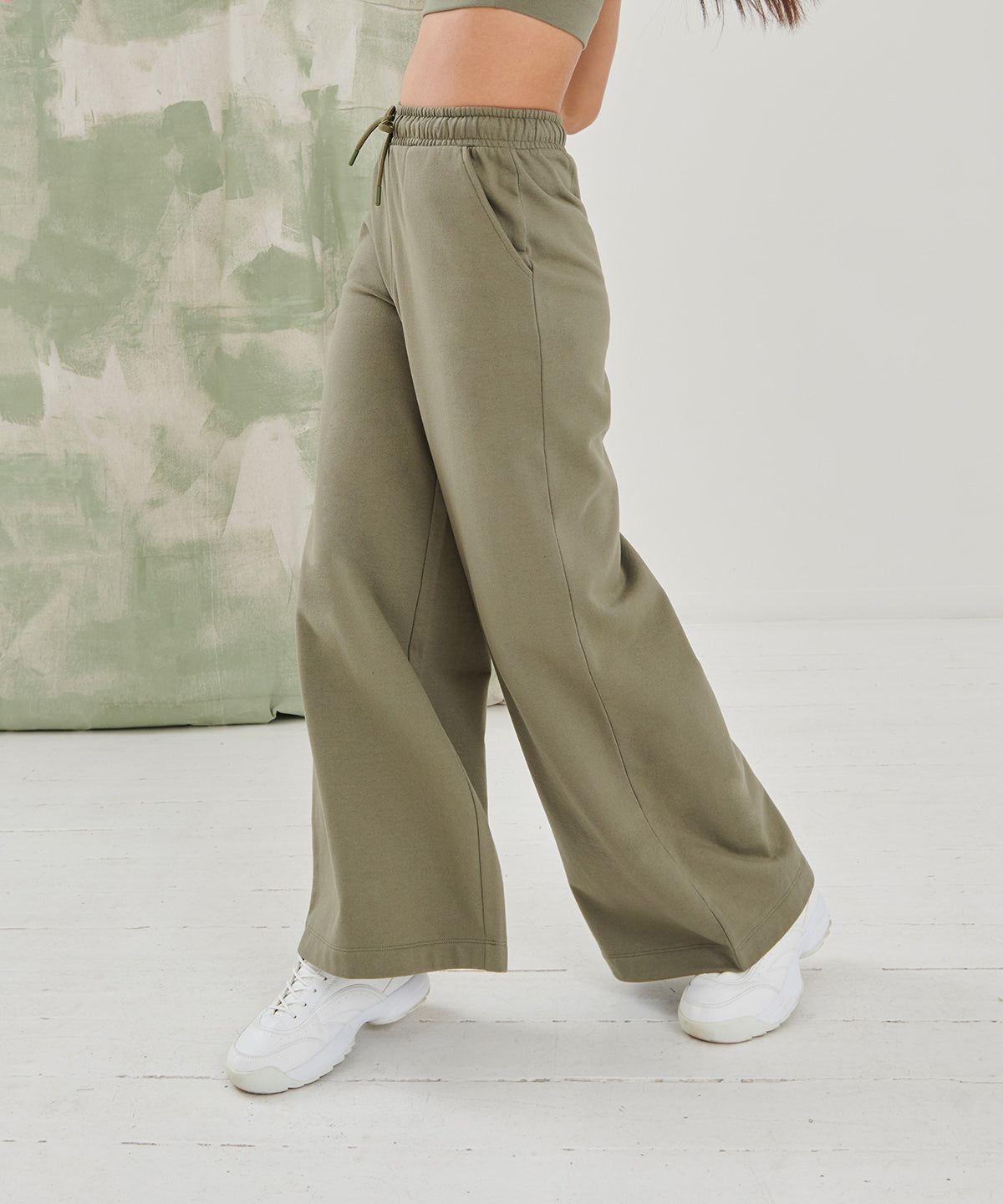 SF Women's Sustainable Fashion Wide Leg Joggers